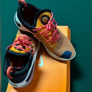 Women’s Nike joyride FK